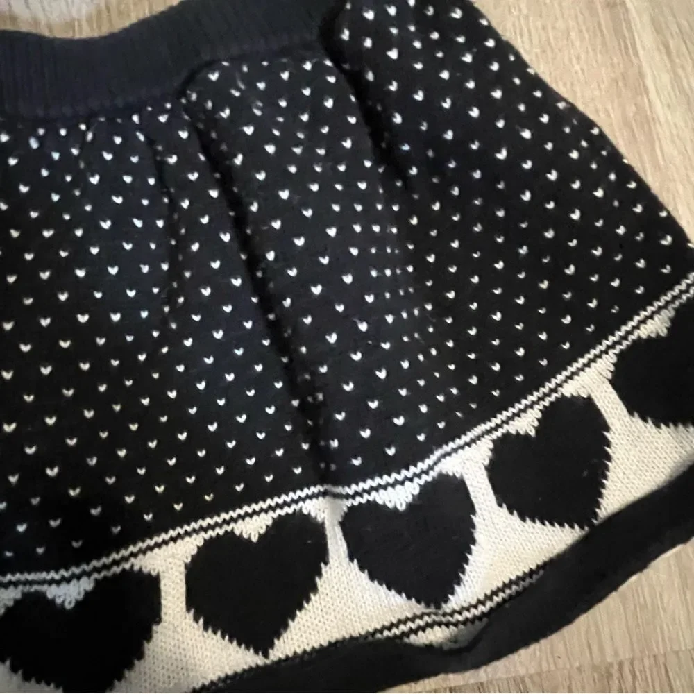 Gap Black & White Heart Print Knit Skirt